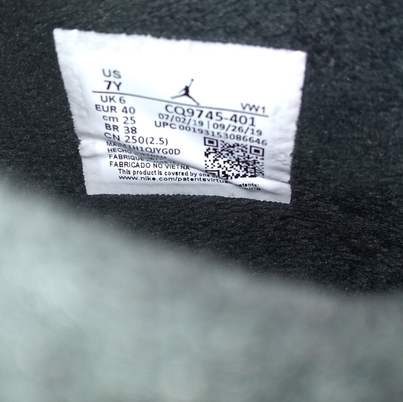 Jordan 4 Winterized 7y - Picture 3 of 10